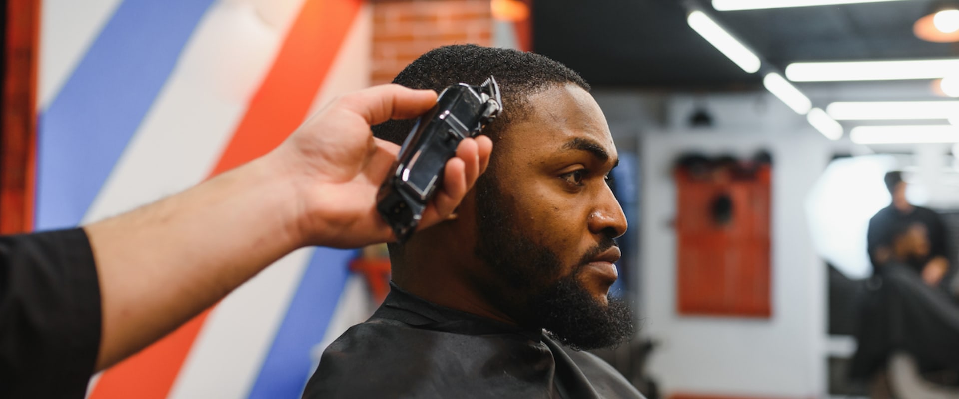 The Distinction Between a Barber and a Barber Stylist: An Expert's Perspective