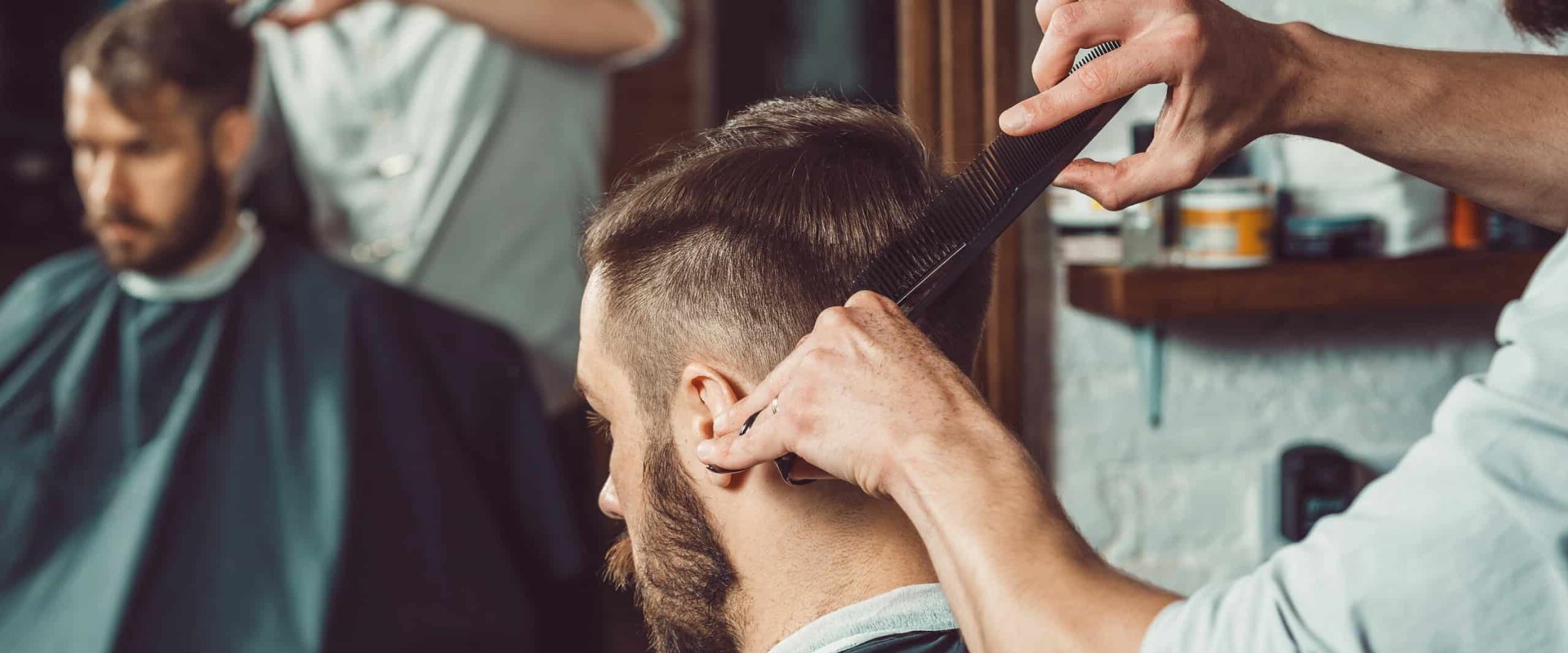 The Battle of the Blades: Understanding the Difference Between a Barber Cut and a Style Cut